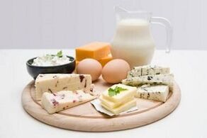 Яйца, нежирные молочные продукты и кисломолочные продукты для белковой диеты